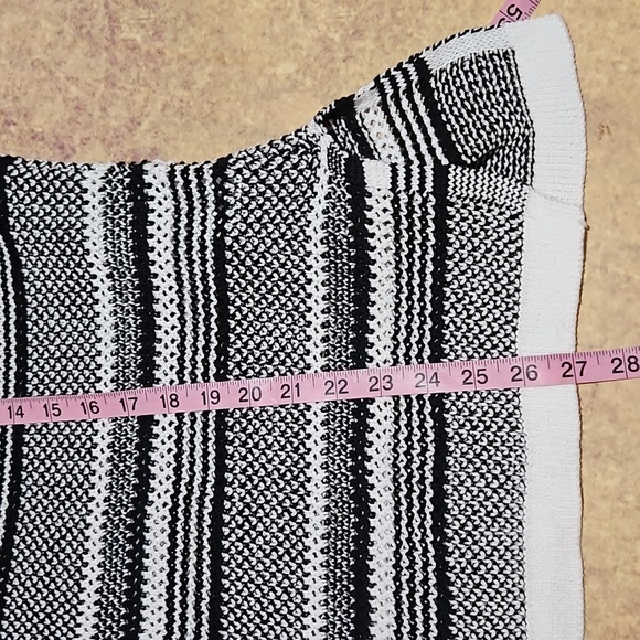 Eight Eight | Black and White Cotton Oversized Shrug Poncho - Picture 8 of 9